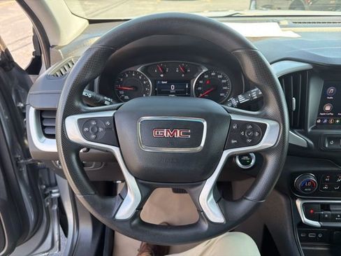 Used 2024 GMC Terrain SLE w/ Driver Convenience Package image 27