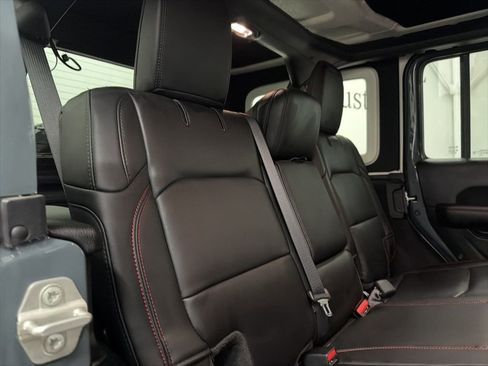 Used 2024 Jeep Wrangler Unlimited Rubicon image 27