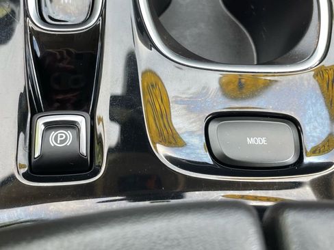 Used 2023 Buick Envision Preferred image 17