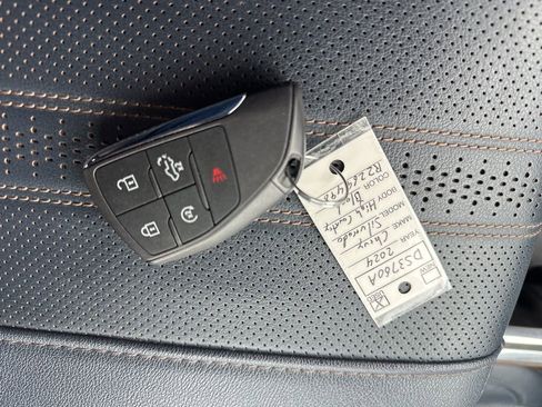 Used 2024 Chevrolet Silverado 1500 High Country w/ Technology Package image 40