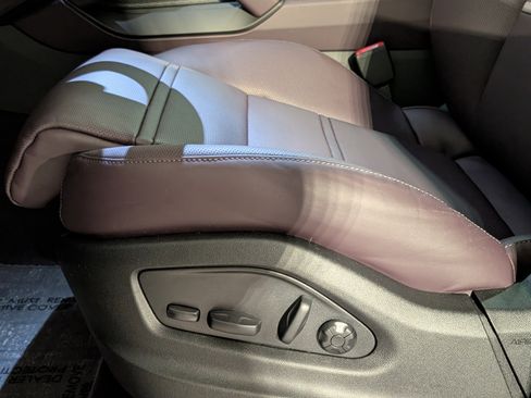 New 2026 Porsche Cayenne image 19