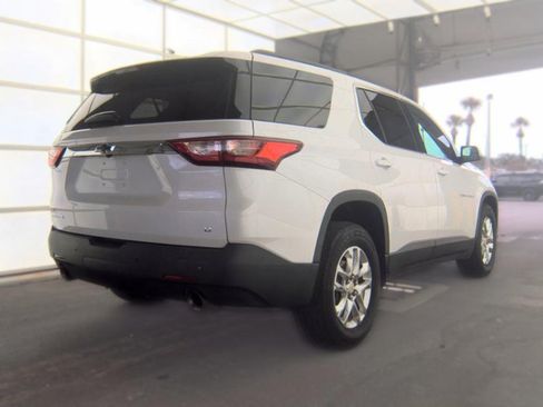 Used 2019 Chevrolet Traverse LT FWD image 3