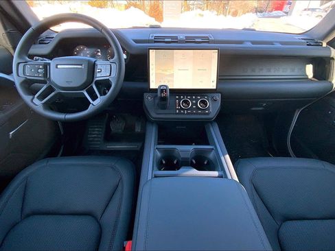 New 2026 Land Rover Defender 110 X-Dynamic SE image 5