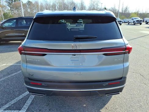 Used 2025 Buick Enclave Preferred image 4