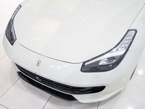 Used 2018 Ferrari GTC4Lusso T image 44