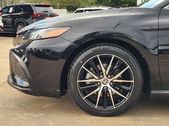 Used 2022 Toyota Camry SE w/ Convenience Package FWD image 5