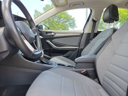 Used 2025 Volkswagen Jetta SE FWD image 26
