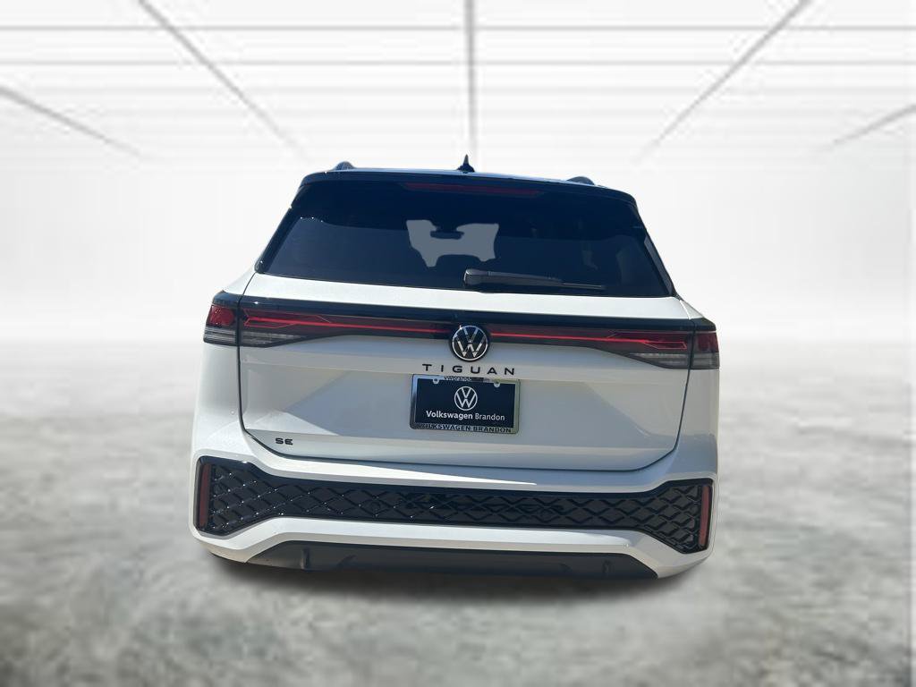 New 2026 Volkswagen Tiguan SE R-Line FWD image 5