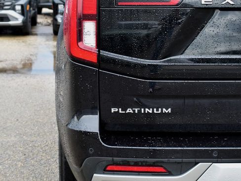 Used 2025 Ford Expedition Platinum AWD/4WD image 12