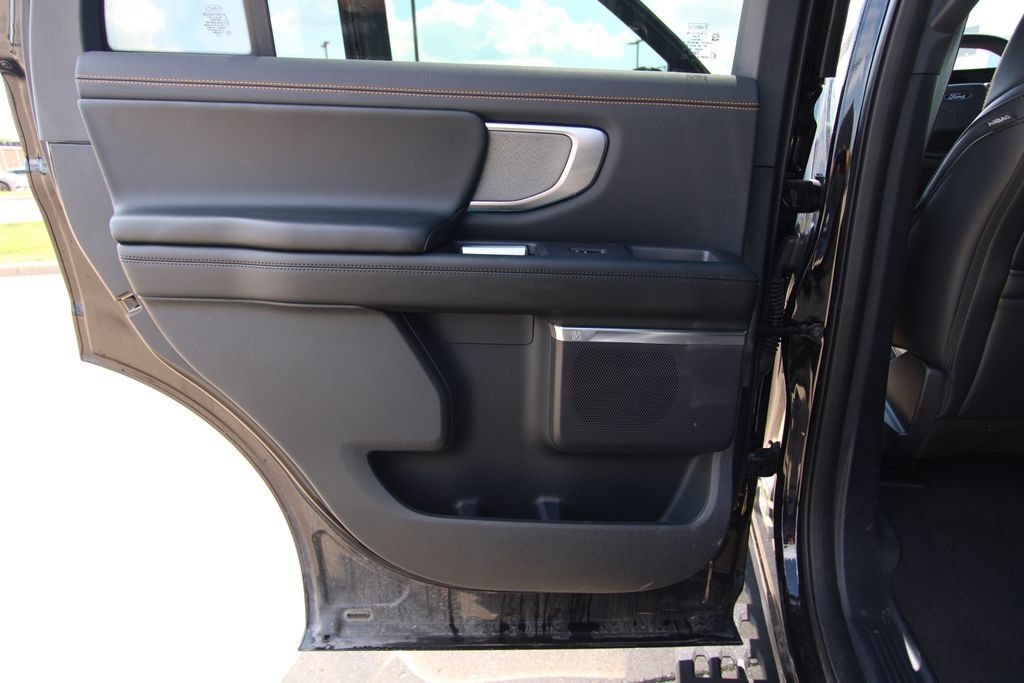 Used 2025 Ford Expedition Tremor AWD/4WD image 41