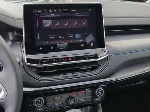 New 2026 Jeep Compass Latitude image 17