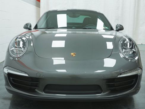Used 2014 Porsche 911 Carrera 4S image 2