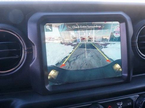 Used 2021 Jeep Gladiator Overland image 18