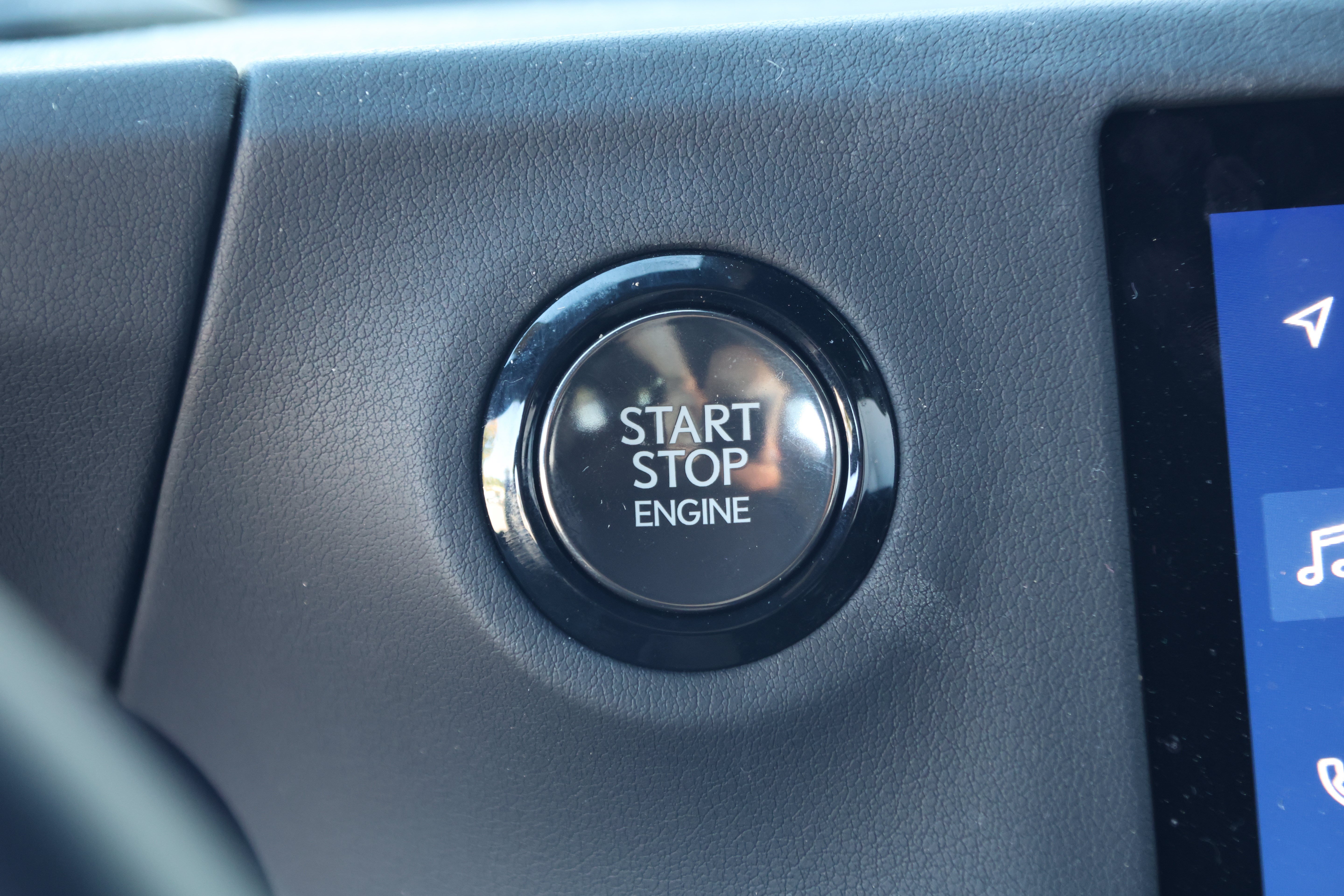 Used 2024 Lexus GX 550 w/ Accessory Package (Z1) AWD/4WD image 19