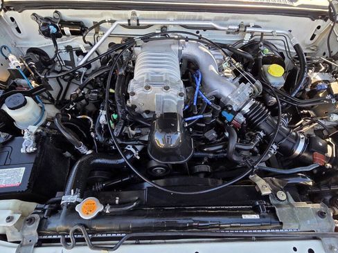 Used 2004 Nissan Frontier S/C image 15