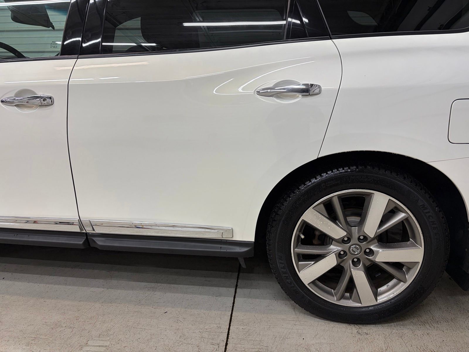 Used 2014 Nissan Pathfinder Platinum w/ Platinum Premium Package AWD/4WD image 6