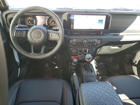 Used 2025 Jeep Wrangler Unlimited Rubicon w/ Safety Group image 12