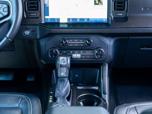 Used 2021 Ford Bronco First Edition AWD/4WD image 24