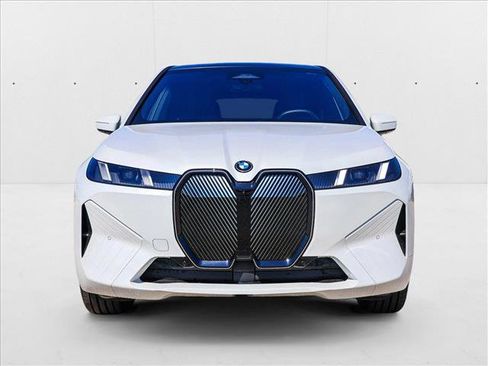 Used 2026 BMW iX xDrive60 w/ Premium Package image 2