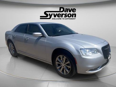 Used 2021 Chrysler 300 Touring L AWD/4WD image 3