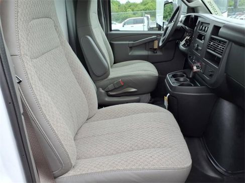 New 2025 Chevrolet Express 3500 w/ Power Convenience Package image 7