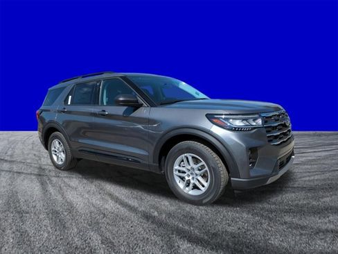 New 2026 Ford Explorer Active w/ Active Comfort Package image 2