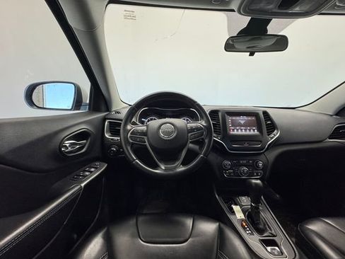 Used 2019 Jeep Cherokee Latitude Plus image 21