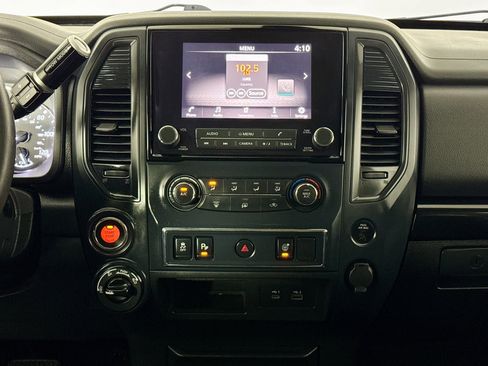 Used 2022 Nissan Titan SV image 22