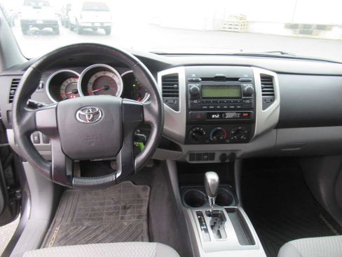 Used 2012 Toyota Tacoma 2WD Access Cab w/ SR5 Pkg image 17