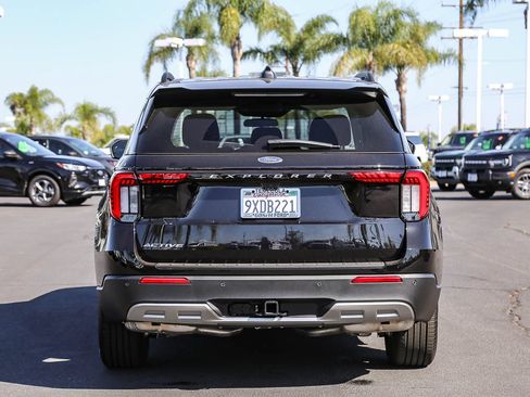 Used 2026 Ford Explorer Active w/ Active Comfort Package RWD image 5