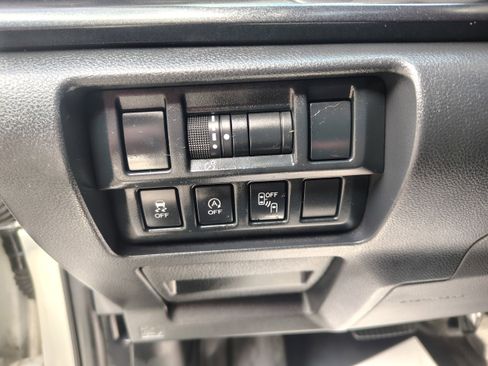 Used 2021 Subaru Crosstrek 2.5i Sport w/ Moonroof Package image 26