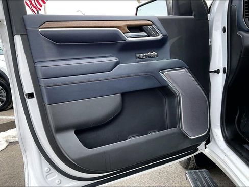 Used 2022 Chevrolet Silverado 1500 High Country w/ High Country Premium Package image 24