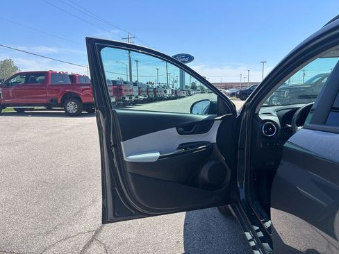 Used 2022 Hyundai Kona SEL AWD/4WD image 12