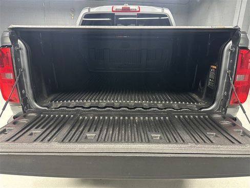 Used 2018 Chevrolet Colorado LT w/ LT Convenience Package AWD/4WD image 19