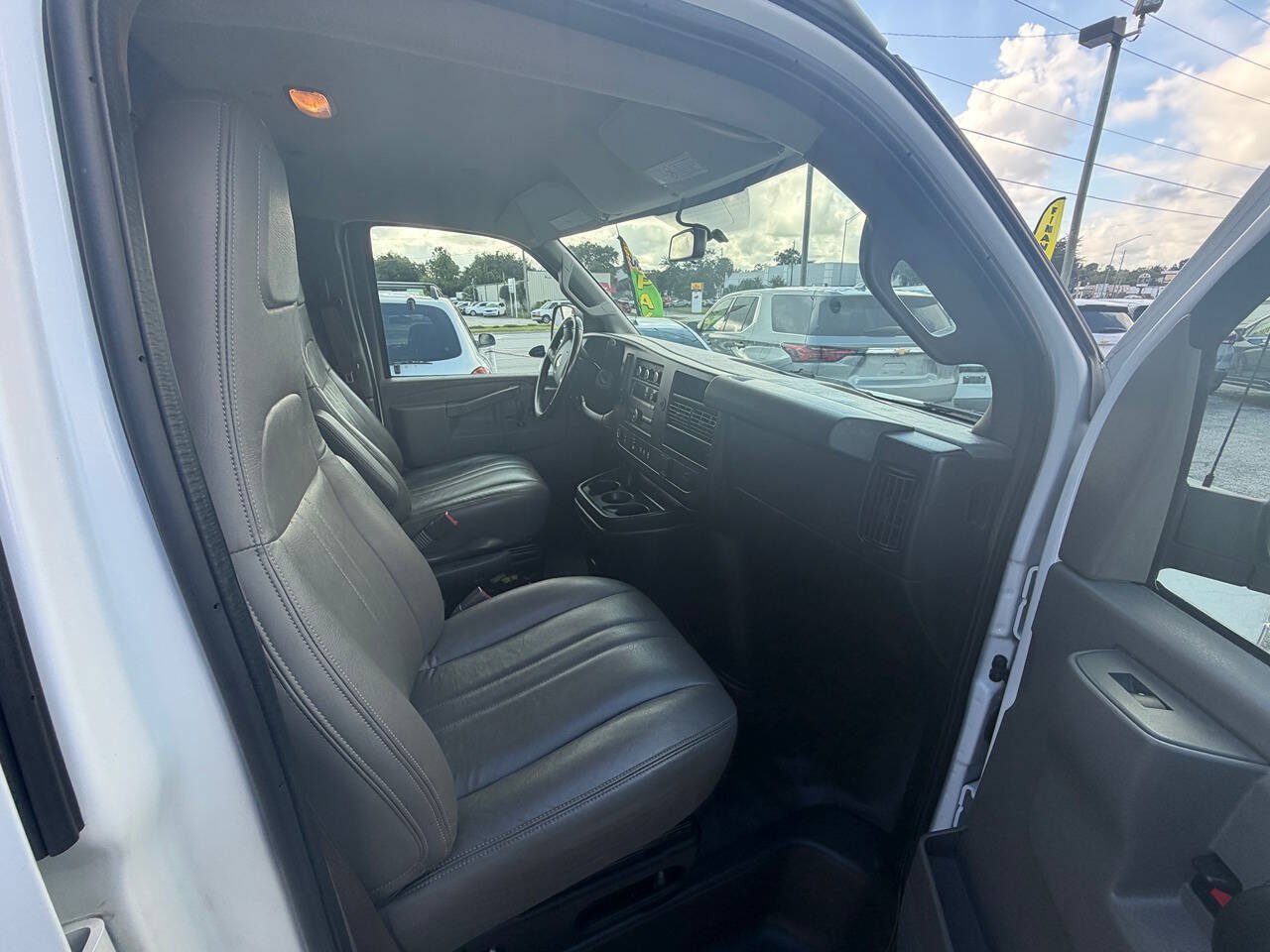 Used 2021 Chevrolet Express 2500 Extended w/ Driver Convenience Package RWD image 9