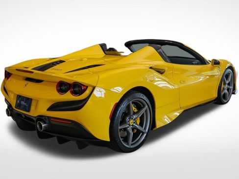Used 2023 Ferrari F8 Tributo RWD image 5