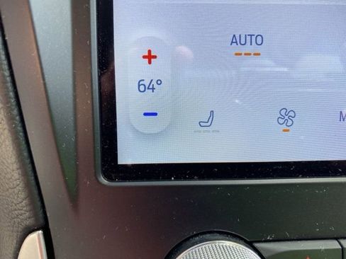 Used 2024 Ford Edge SEL image 30