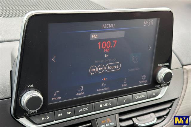 Used 2024 Nissan Altima 2.5 SV FWD image 21