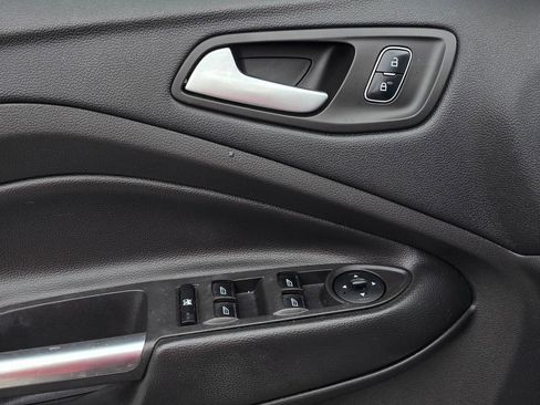 Used 2018 Ford Escape SE w/ SE Sport Appearance Package AWD/4WD image 9