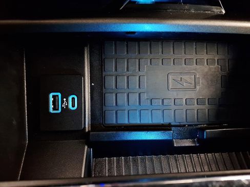 Used 2021 Ford Expedition Max XLT image 25