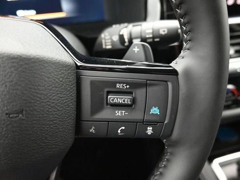 New 2026 Nissan Pathfinder SL image 18