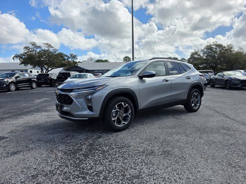 New 2026 Chevrolet Trax LT w/ Driver Confidence Package image 2