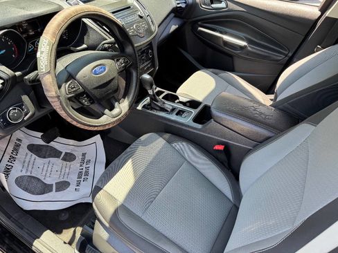 Used 2017 Ford Escape SE FWD image 11