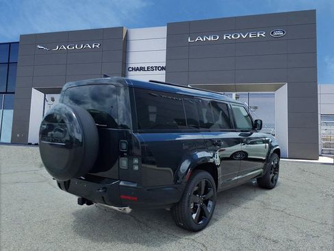 New 2026 Land Rover Defender 130 X-Dynamic SE AWD/4WD image 5