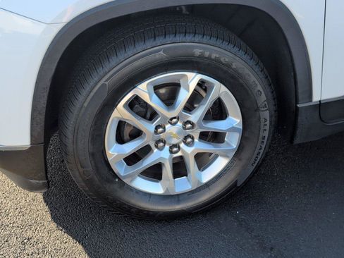 Used 2018 Chevrolet Traverse LT FWD image 11