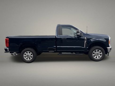 Used 2023 Ford F350 XLT w/ FX4 Off-Road Package AWD/4WD image 6