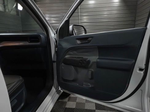 Used 2025 Ford Maverick Lobo image 35