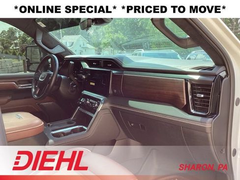 Used 2024 GMC Sierra 3500 Denali Ultimate AWD/4WD image 14