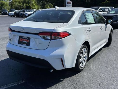 Used 2026 Toyota Corolla LE FWD image 3