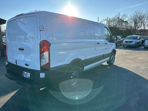Used 2015 Ford Transit 250 130 Low Roof image 4